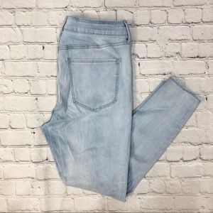 Old Navy Rockstar Super Skinny High Rise Jeans